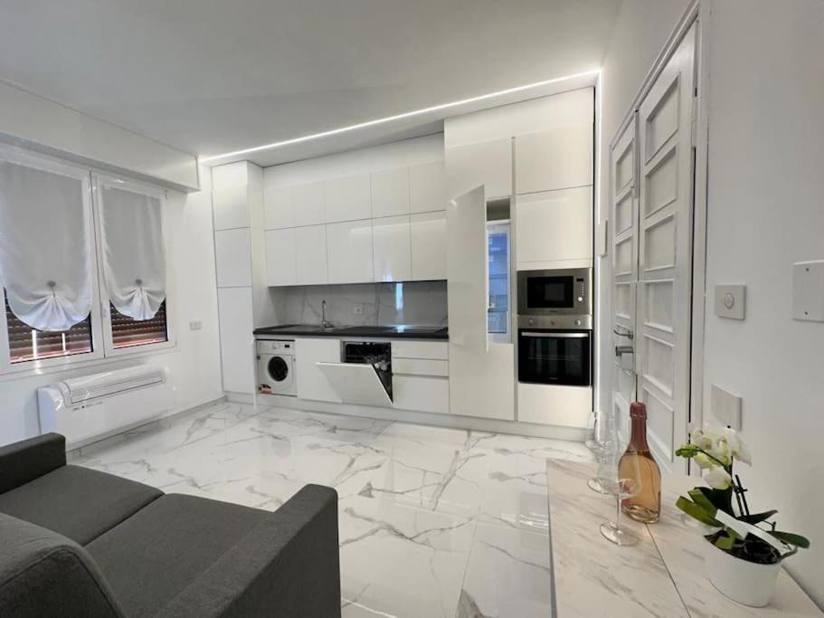 Suite Aurora Luxury In The Center Of Sanremo Dış mekan fotoğraf
